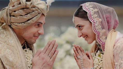 Pastel wedding lehengas are a thing for celebs, from Rakul Preet Singh and Anushka Sharma to Parineeti Chopra ... Kiara Advani was a Manish Malhotra bride in a …